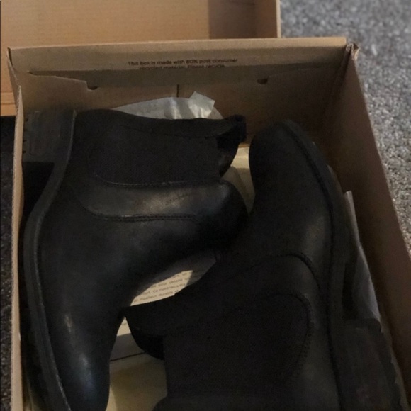 UGG BOOTS SIZE 7 - only worn a few times - Picture 4 of 8